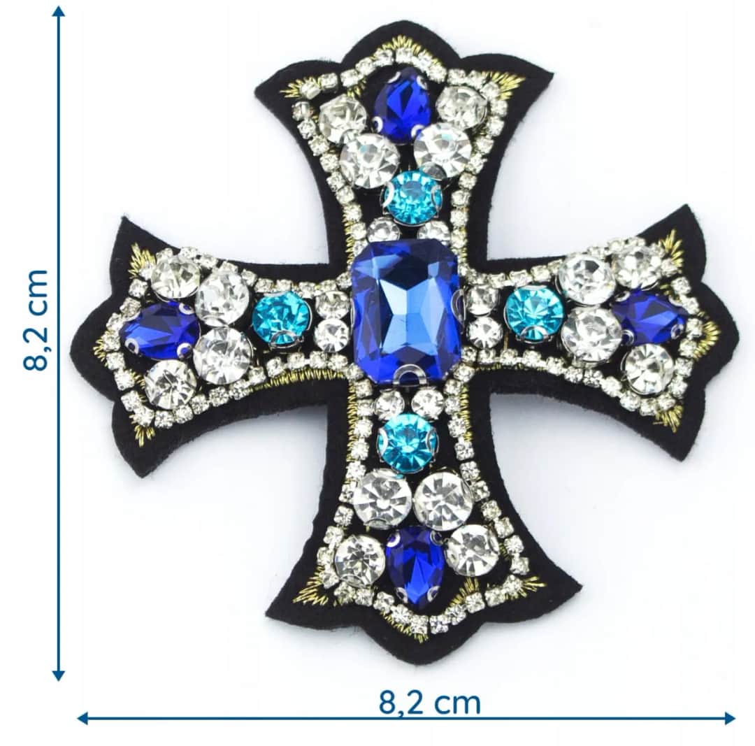 Naszywki krzyże: rodzaje, znaczenie i zastosowanie w modzie