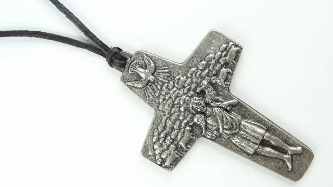 Znaczenie i symbolika krzyża dobrego pasterza w tradycji katolickiej